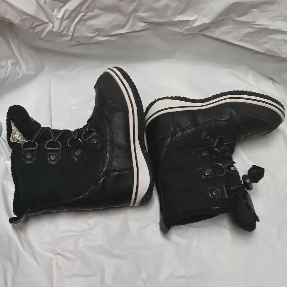 Tamarack Black Thinsulate Watee Resistant Impermeable Snow Boots Toddler Sz 10
